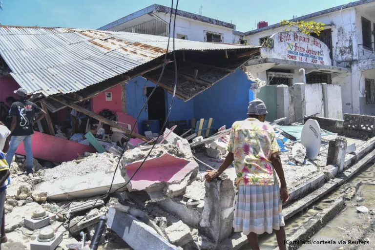 Haiti corre para resgatar vítimas de terremoto antes de tempestade tropical