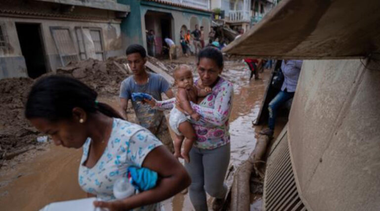Clima extremo enchentes Venezuela