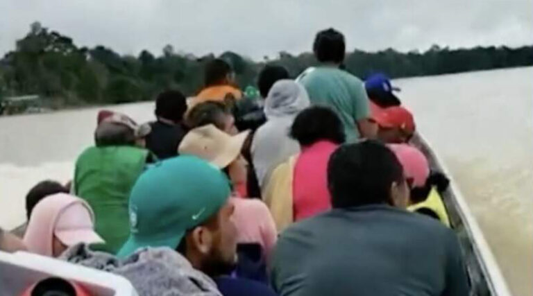 garimpeiros deixando Terra Yanomami