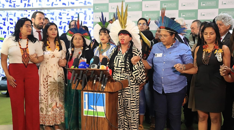 mulheres indígenas no Congresso