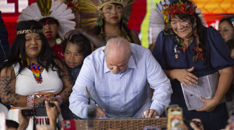 Lula homologações Terras Indígenas