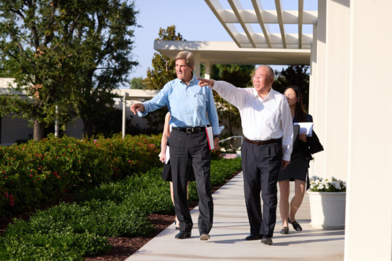 John Kerry e Xie Zhenhua