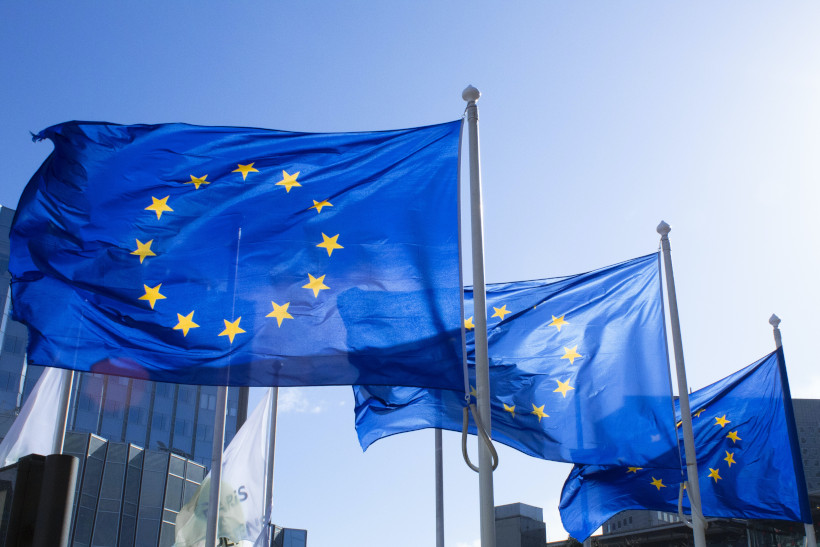 UE contribuição perdas e danos