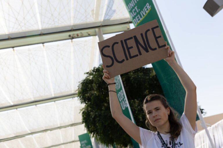 COP28 presidente negacionista