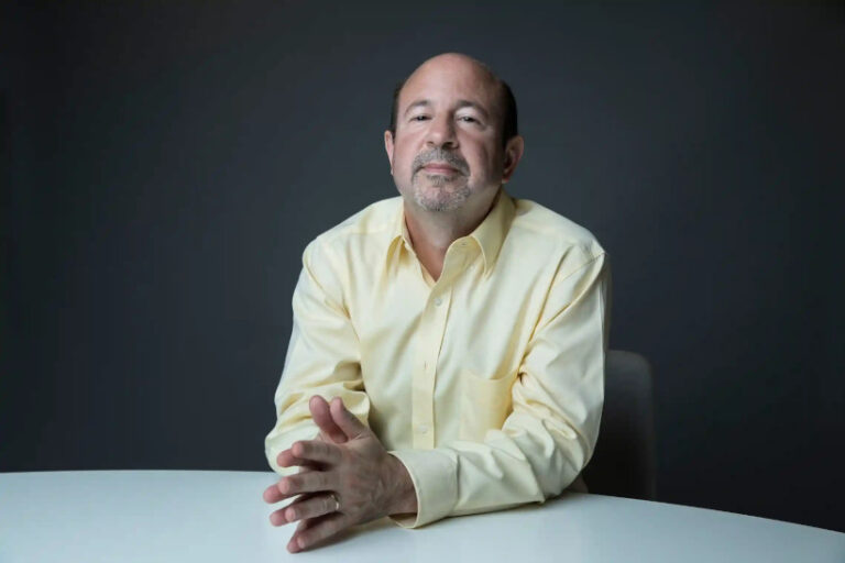 Michael Mann acão antinegacionistas