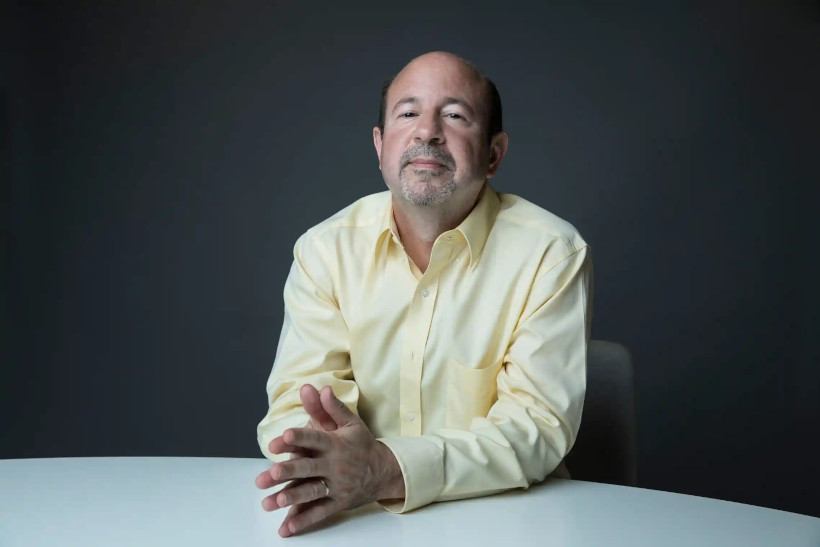 Michael Mann acão antinegacionistas
