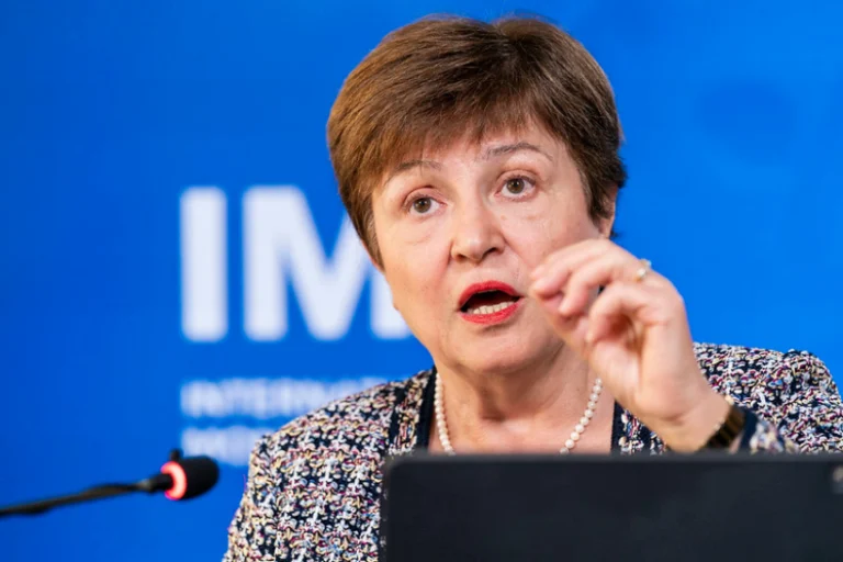 dinheiro-combustíveis-fósseis-FMI