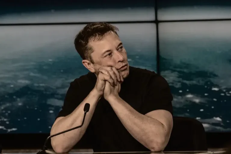 Carros elétricos Tesla queda vendas