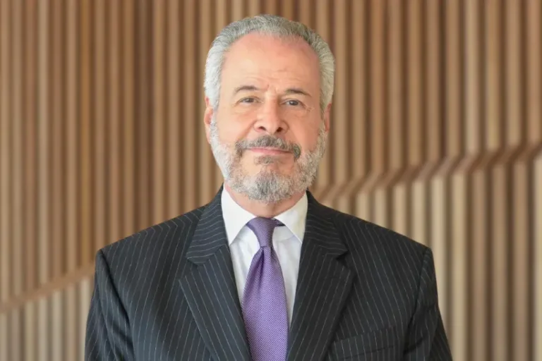 Finanças André Correa do Lago