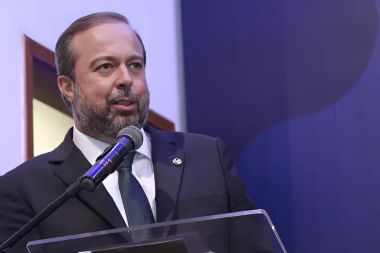 Silveira petróleo Brasil desenvolvido