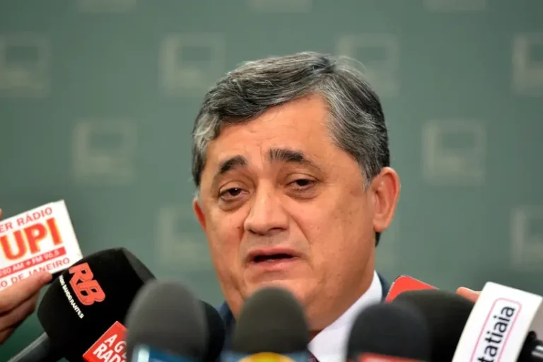 José Guimarães