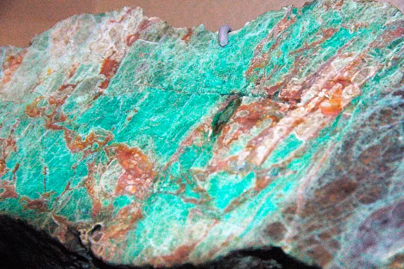 Mineração níquel transição energética desmatamento Indonésia