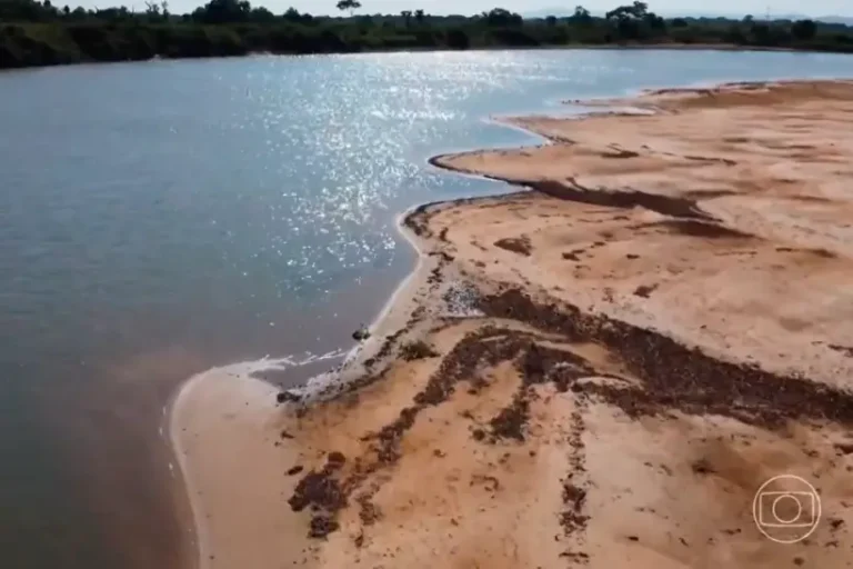 Pantanal chamas nível rio Paraguai mais baixo 60 anos