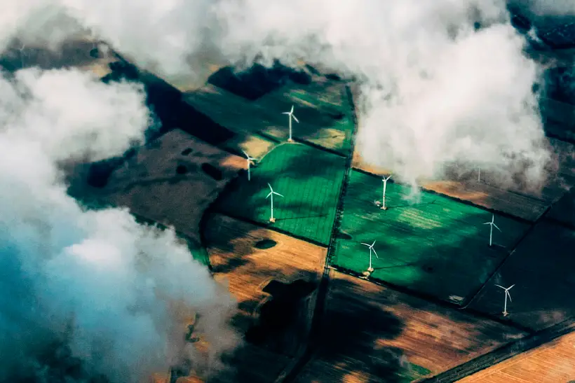 expansão renováveis insuficiente triplicar capacidade 2030