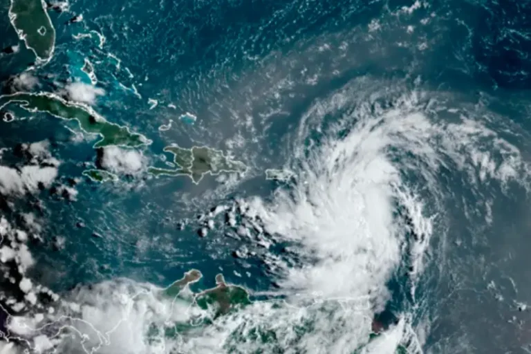 Tempestade Ernesto Porto Rico furacão