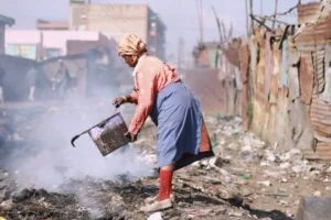 Pesquisa riscos queima de resíduos plásticos