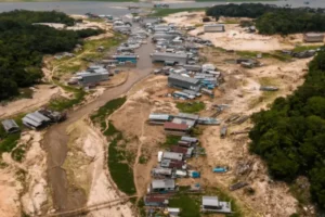 Seca extrema Rio Negro menor nível em 122 anos