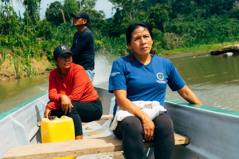 indígenas petroleiras amazônia equatoriana