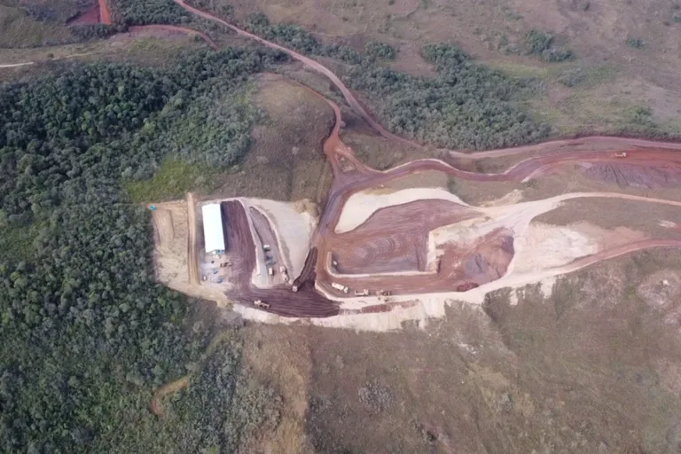 primo e advogado de alexandre silveira passaram a atuar em mineração após sua chegada ao mme