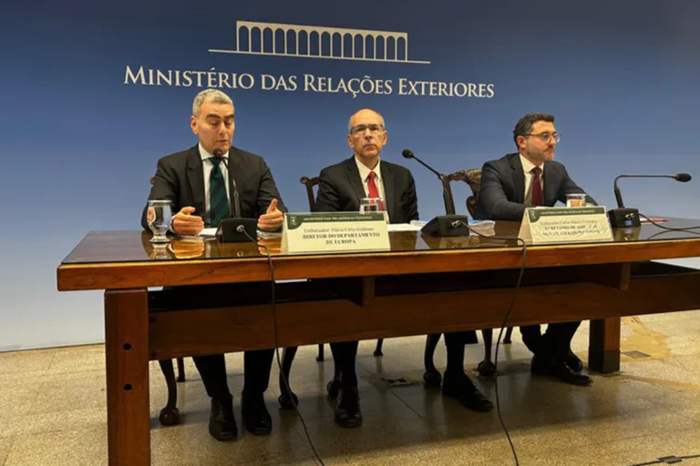 lei antidesmatamento da ue na mira de lula em viagem à frança