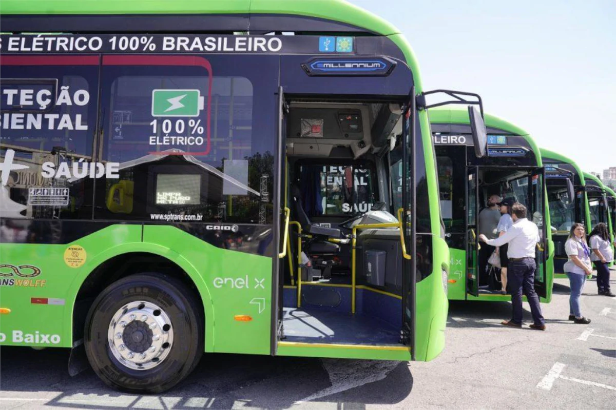 frota ônibus elétricos