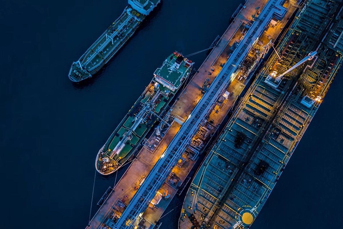 iea aumento oferta petróleo 2025 e 2026