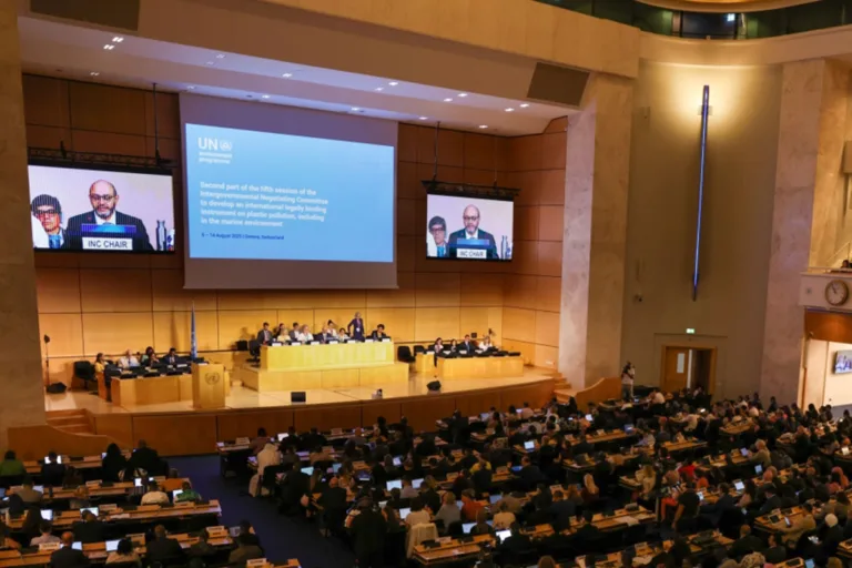 negociações tratado global contra poluição plástica