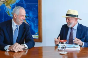 correa do lago e lula na time