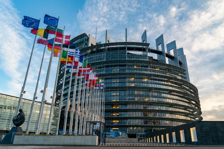 parlamento ue flexibilizar lei sustentabilidade corporativa prancheta 1