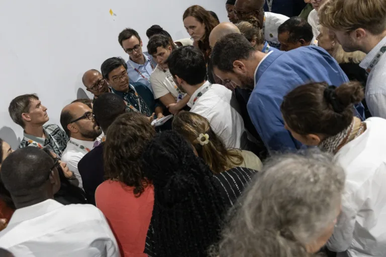 cop30 falando com robôs