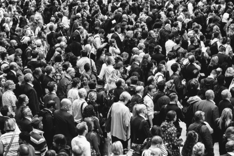 60 mil pessoas poluem 3 vezes mais que metade da humanidade