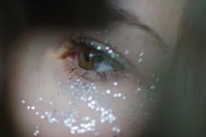 glitter microplástico praia rj