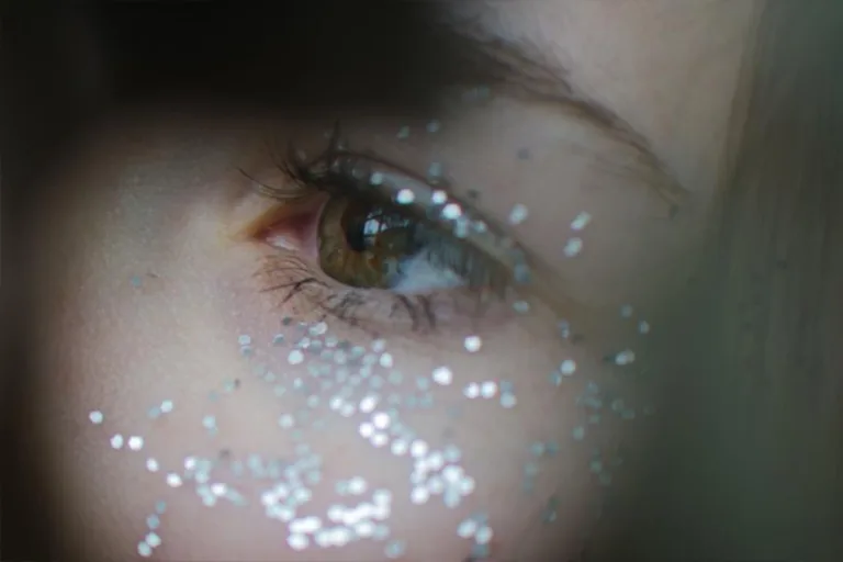 glitter microplástico praia rj