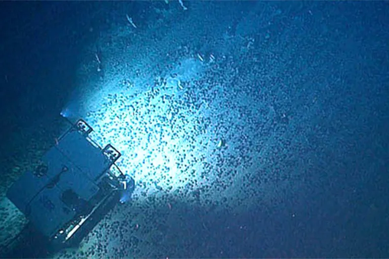 trump mineração fundo do mar águas internacionais