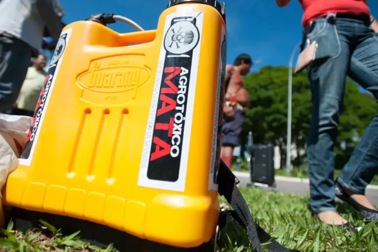 brasil recorde intoxicações agrotóxicos