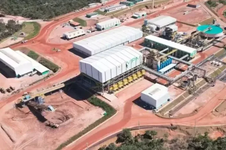 mineração terras raras goiás